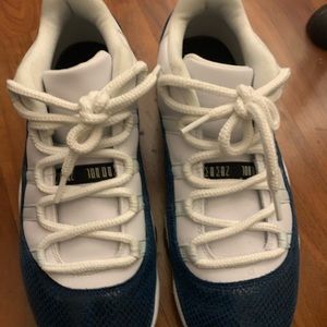 Jordan 11 snake skin navy